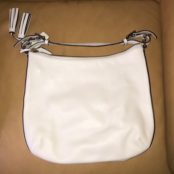 Coach - Picture 7 of 8